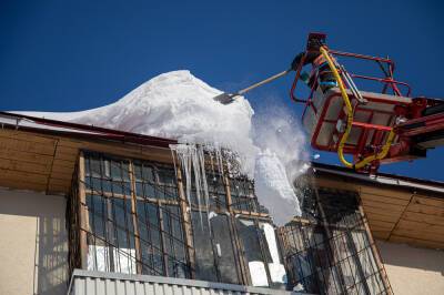 За снег на крышах южно-сахалинская УК заплатит 125 тысяч