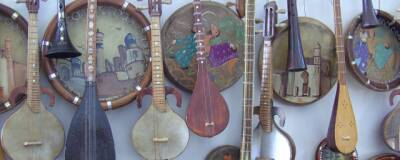 В Узбекистане школьников будут учить игре на национальных музыкальных инструментах