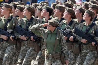 Больше тысячи украинок изъявили желание встать на воинский учет