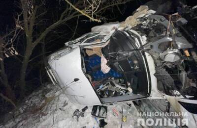 На Полтавщине в результате столкновения 4 авто пострадали 11 человек: в ДТП попал микроавтобус с людьми - vchaspik.ua - Украина - район Лубенский