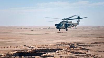 Своë не бросают: США «добили» вертолëт, потерпевший крушение в Сирии — видео