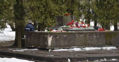 Сейм Латвии поддержал инициативу Нацблока штрафовать за памятники с оружием СССР