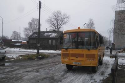 Сотрудники ГИБДД будут проверять школьные автобусы