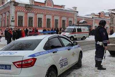 В Волгограде задержали подростка, "минировавшего" школы в январе