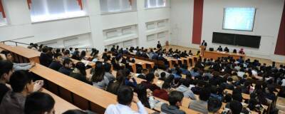 Студенты вузов Узбекистана постепенно вернутся к очной учебе