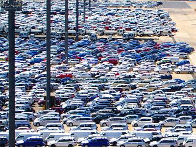 В России седьмой месяц подряд падают продажи легковых автомобилей и LCV