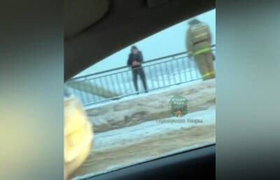 В Кимрах Тверской области мужчина хотел спрыгнуть с моста