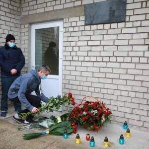 Годовщина трагедии: запорожцы почтили память погибших в результате пожара в инфекционной больнице. Фото
