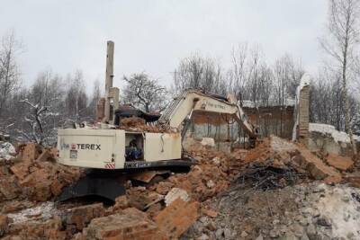 Житель Суворовского района погиб на территории заброшенного здания