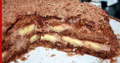 30 минут на кухне: быстрый банановый торт с шоколадными пряниками