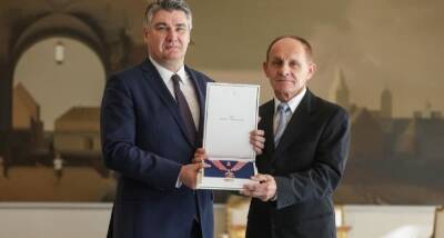 Президент Хорватии наградил дезертира, угнавшего югославский МиГ