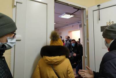 Один день из жизни здорового больного: репортаж из очереди в петербургскую поликлинику