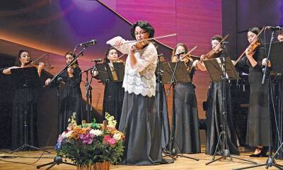 Звуки скрипки от "Detaşe" в Баку (ФОТО)