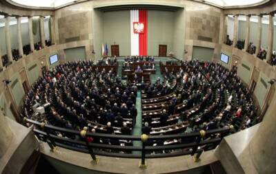 В Польше приняли резолюцию в поддержку Украины