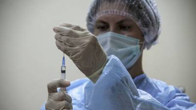 В Татарстане прививку от COVID-19 сделали 4326 человек за сутки