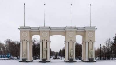 В парке «Крылья Советов» в Казани проводятся бесплатные занятия по скандинавской ходьбе