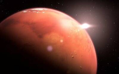 Ученые NASA заметили странное пурпурное свечение вокруг марсианского дрона