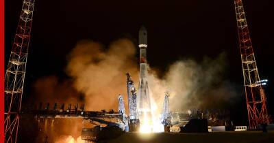 Минобороны запустило ракету-носитель "Союз-2" с военным спутником