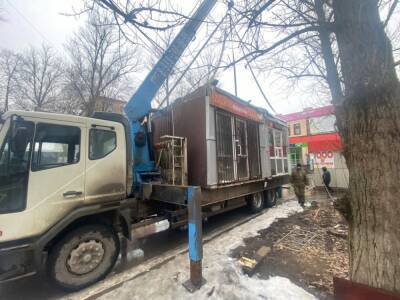 Власти Ростова объявили войну незаконной торговле: за пять дней демонтированы 25 нелегальных ларьков