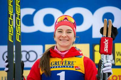 Наталья Непряева выиграла серебро Олимпиады в скиатлоне