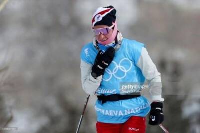 Россиянка Наталья Непряева завоевала серебро в скиатлоне на дистанции 15 км