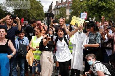 Во Франции - Во Франции дело дошло до демонстраций подростков - argumenti.ru - Франция - Протесты