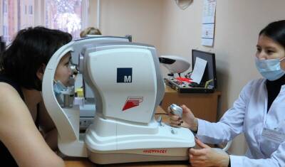 Тюменские офтальмологи получили новые приборы за 1 млн рублей
