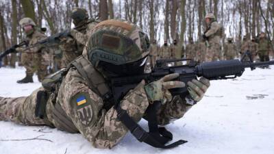 Украина просит новейшее оружие, но ФРГ самой не хватает даже касок
