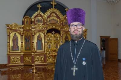 Священник из Рязани Павел Коньков объяснил популярность мата