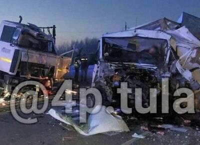 В ДТП с мусоровозом на трассе М2 в Тульской области погиб один человек