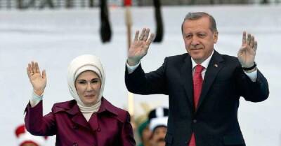 После визита в Украину у Эрдогана и его жены обнаружили штамм "омикрон"