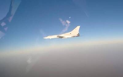 Пара российских дальних бомбардировщиков Ту-22М3 провела патрулирование в воздушном пространстве Белоруссии