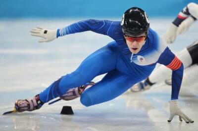 Российских шорт-трекистов дисквалифицировали в эстафете на Олимпиаде
