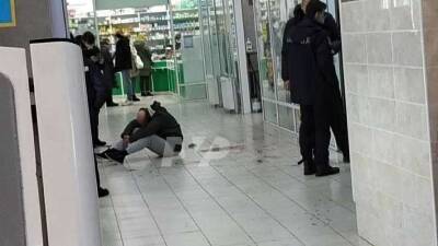 В Полтаве в торговом центре произошла кровавая поножовщина