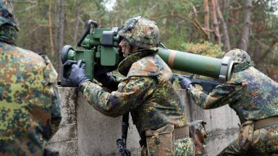 Прибалтийские республики не смогут поставлять купленное у Израиля оружие на Украину
