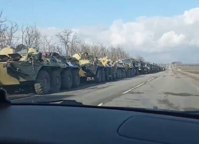 Огромное скопление военной технике на трассе под Ростовом напугало ростовчан
