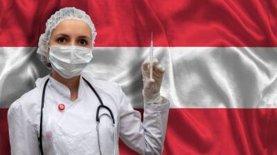 Закон об обязательной вакцинации от COVID-19 вступил в силу в Австрии