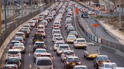 В Израиле каждый год появляется в два раза больше новых машин, чем снимается