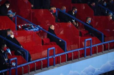«Все отказались рядом сесть?» — россияне не разделили восторга пропаганды из-за фото Путина на Олимпиаде