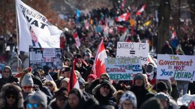 Протесты против мер COVID-19 распространились на всю Канаду