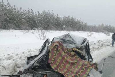 Под Саратовом в аварии с грузовиком погиб мужчина