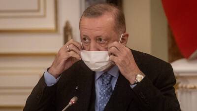 Заболевший коронавирусом Эрдоган работает удалённо
