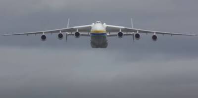 Реакция людей божественна: крупнейший самолет в мире АН-225 "Мрія" вернулся в Украину, эпические кадры