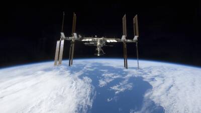 Коррекцию орбиты МКС перенесли на 8 февраля