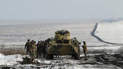 СМИ: Россия стянула к границе около 70 процентов "армии вторжения"
