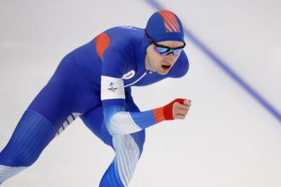 Конькобежец Трофимов занял четвертое место на дистанции 5000 метров на ОИ