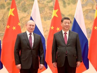 Стало известно, почему Путин не пожал руку Си Цзиньпину в ходе встречи в Пекине