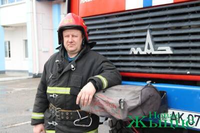 О недельных дежурствах и 27 годах службы. Будни пожарного из Новогрудского района