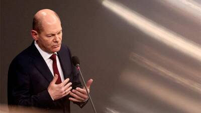 Шольц заявил об отсутствии у ФРГ планов поставлять Украине летальное оружие