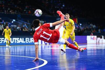 Россия вышла вперёд в матче с Португалией в финале чемпионата Европы по мини-футболу